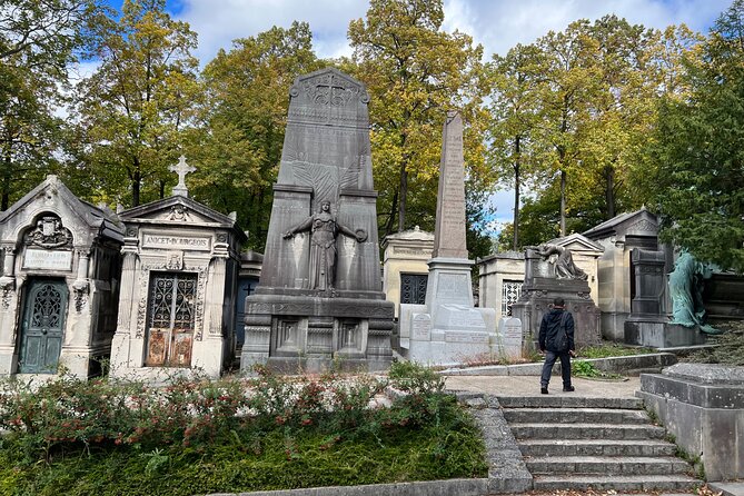 Paris: Haunted Père Lachaise Cemetery Guided Tour - What $25 gets you, and what it does not