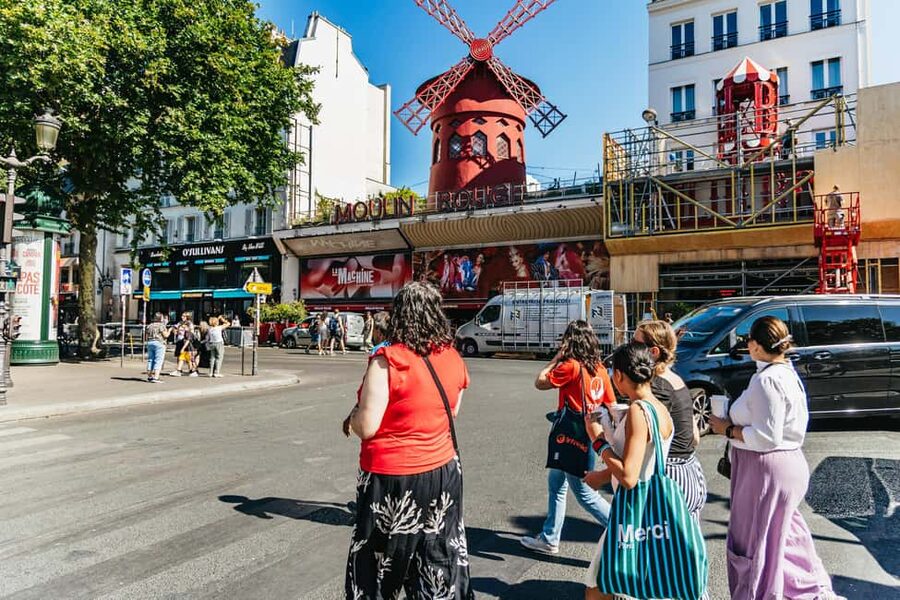 Paris: Hidden Gems of Montmartre with Local Guide - Lapin Agile and the story of Lolo the donkey