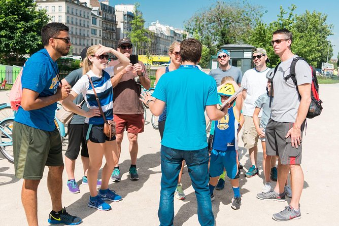 Paris Highlights Bike Tour: Eiffel Tower, Louvre and Notre-Dame - Why a bike is a smart way to see Paris