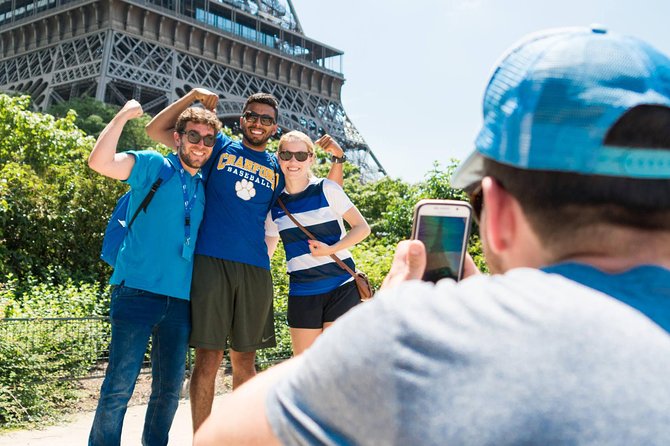 Paris Highlights Bike Tour: Eiffel Tower, Louvre and Notre-Dame - The Louvre and Musée d’Orsay without museum fatigue