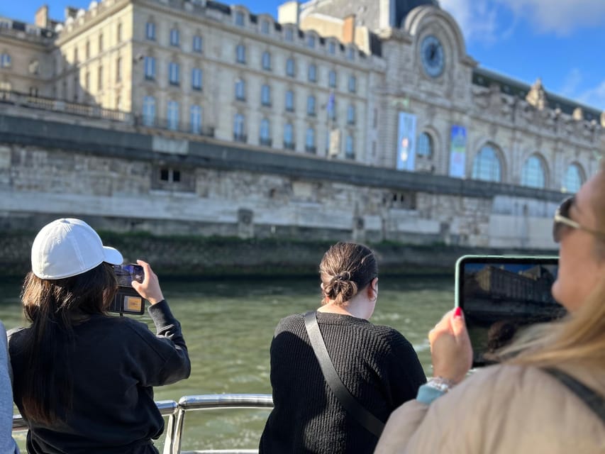Paris: Hop-On Hop-Off Seine Cruise Pass with 9 Stops - Place de la Concorde and the grand west end