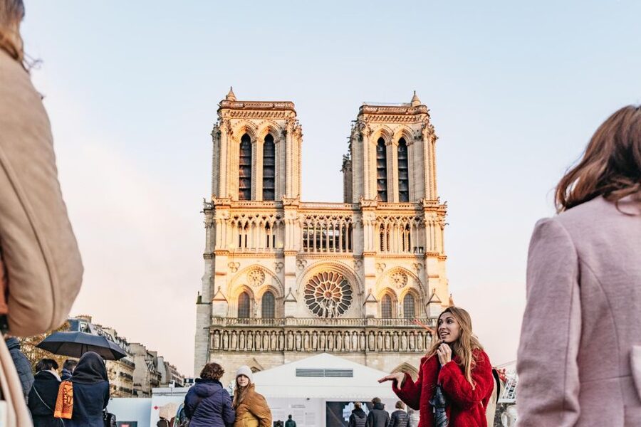 Paris: Ile de la Cité Walking Tour with Sainte-Chapelle - How the 165 minutes are best understood