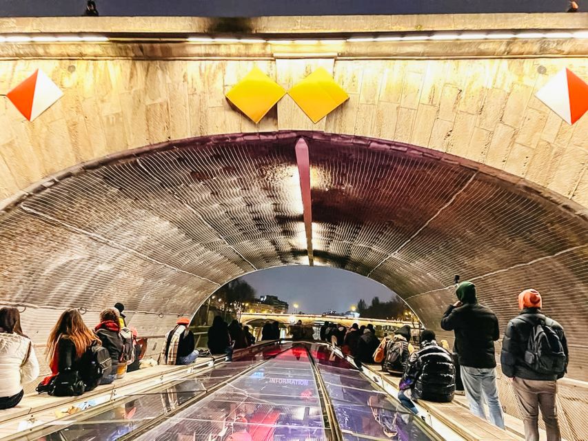Paris: Illuminated Evening River Cruise & Waffle Tasting - The Louvre, Concorde, and the grand western stretch