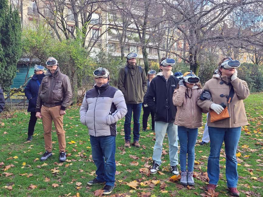 Paris : Immersive Eiffel Tower tour with virtual reality - Seeing the Eiffel Tower rise in 1887