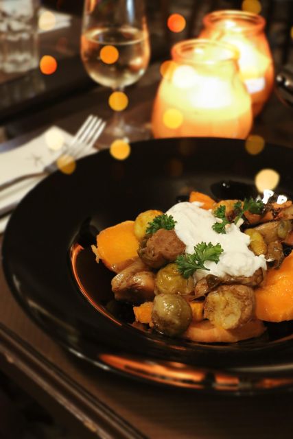 Paris: Latin Quarter Traditional Food Tour with Full Meal - Rue Mouffetard and the first savory tastes