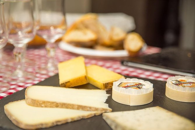 Paris Le Marais District Original Food and Wine Tasting Tour - Rue des Rosiers and the cultural side of Le Marais