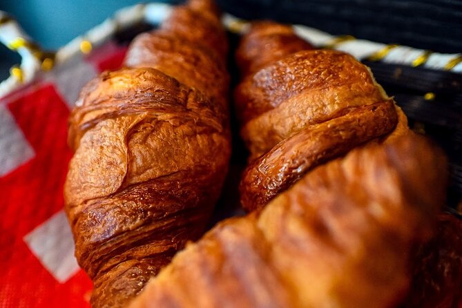 Paris Le Marais Food Tour With 10+ Tastings, Cheese, Wine & More - A brasserie lunch with croque monsieur