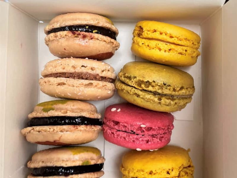 Paris: Le Marais Guided Food Tour with Tastings - The guides make the biggest difference