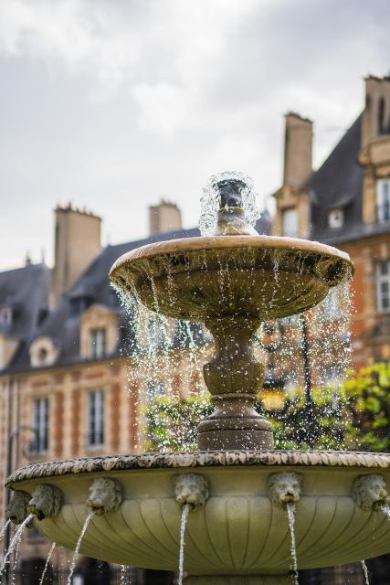 Paris: Le Marais Highlights Guided Small Group Walking Tour - Saint-Gervais and the final approach to Hôtel de Ville