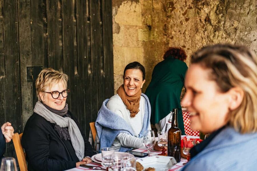 Paris: Loire Valley Chambord Castle, Wine Tasting & Lunch - Exploring a family-run winery and its caves