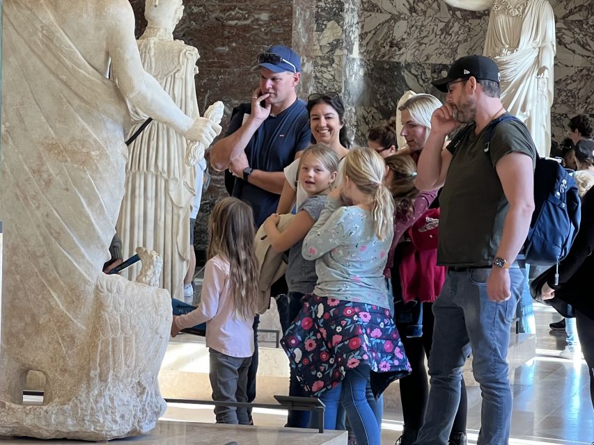 Paris Louvre: 2-Hour Private Tour for Groups or Families - Key points at a glance