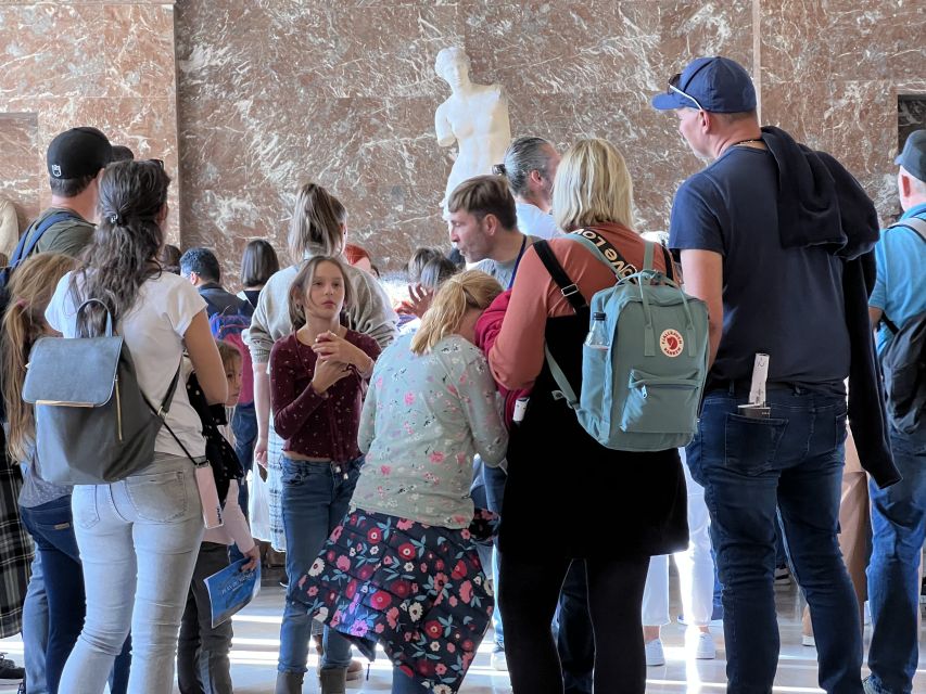 Paris Louvre: 2-Hour Private Tour for Groups or Families - The Mona Lisa comes first