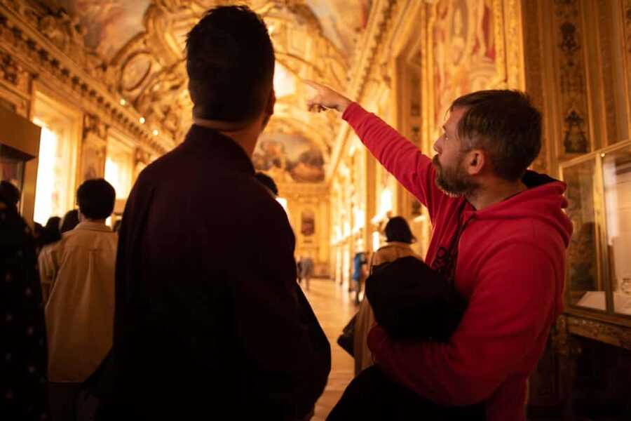 Paris Louvre Exclusive Semi Private Guided Tour Max 6 People - Why a six-person Louvre tour can be worth $199