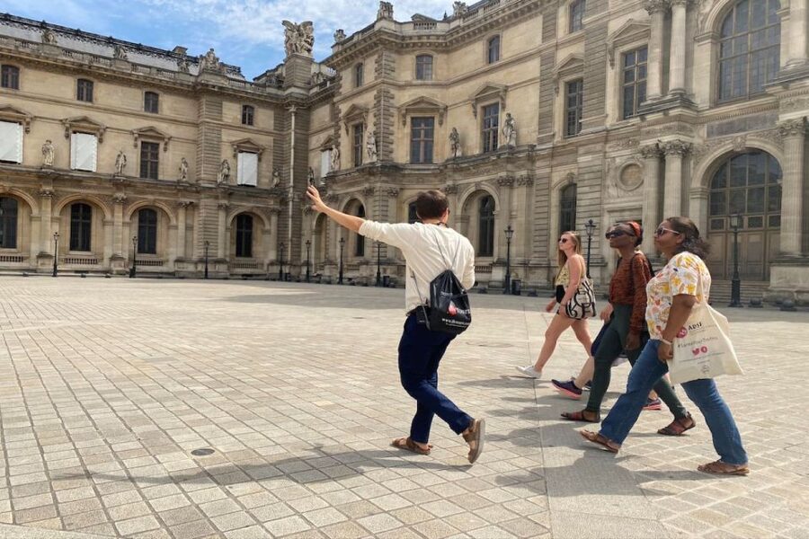 Paris Louvre Exclusive Semi Private Guided Tour Max 6 People - Paintings by Leonardo da Vinci and Delacroix