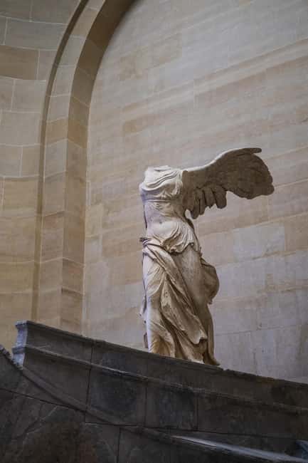 Paris: Louvre Masterpieces Tour with Pre-Reserved Tickets - Mona Lisa, Venus de Milo, and Winged Victory