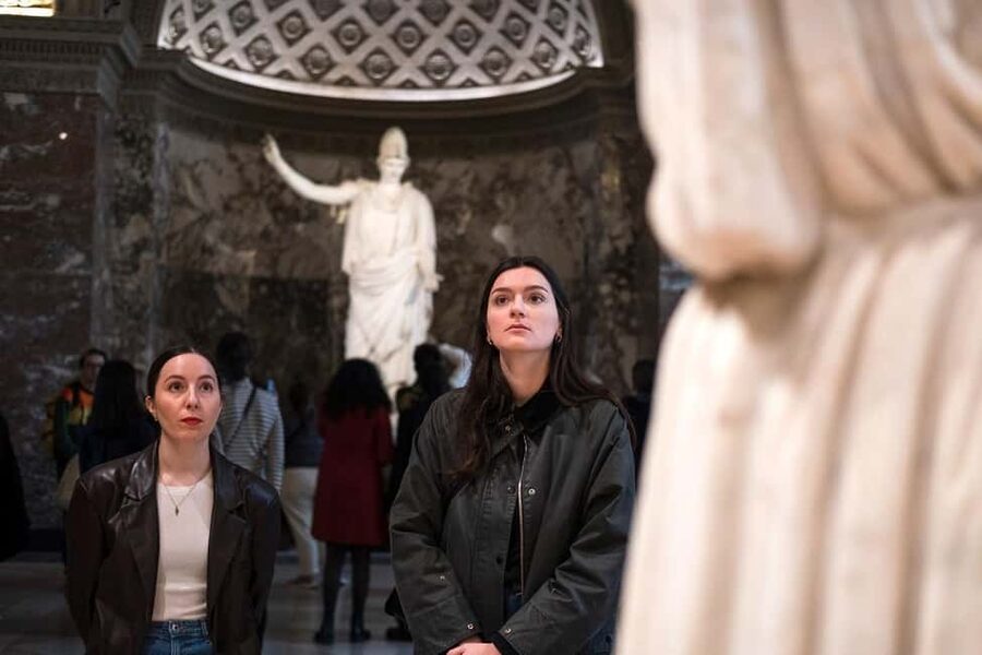 Paris: Louvre Masterpieces Tour with Pre-Reserved Tickets - Renaissance painting and Michelangelo’s Slaves