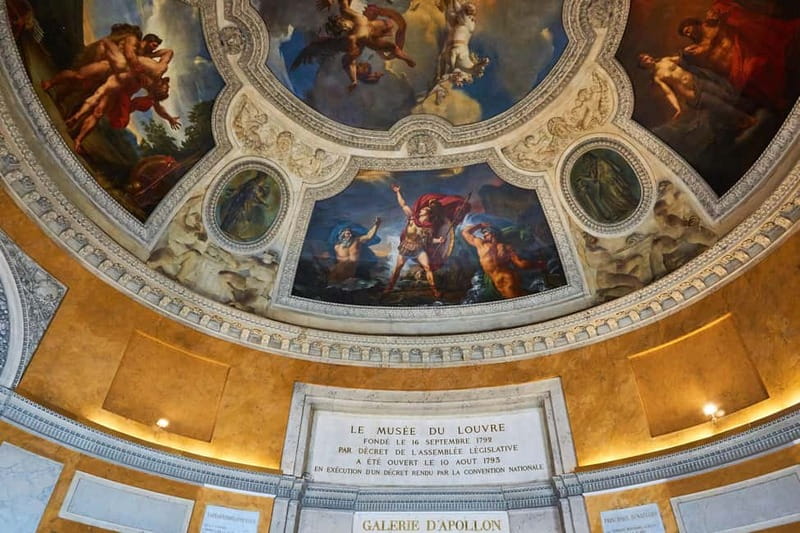 Paris: Louvre Museum Entry Ticket and Garden Walking Tour - Entering the Louvre with a timed ticket