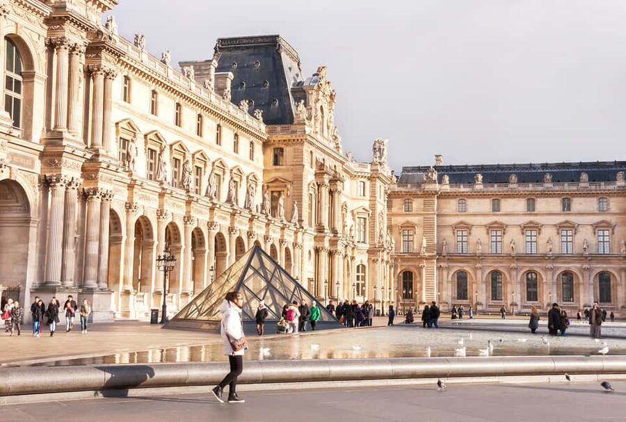 Paris: Louvre Museum Entry Ticket and Garden Walking Tour - The Pyramid provides the right opening lesson