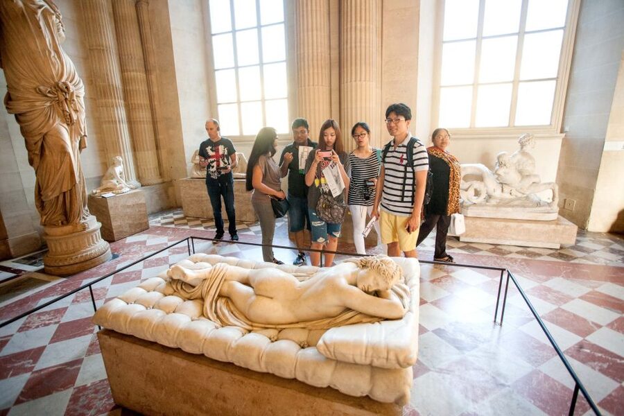 Paris: Louvre Museum Guided Tour - Timing, crowds, and useful preparation