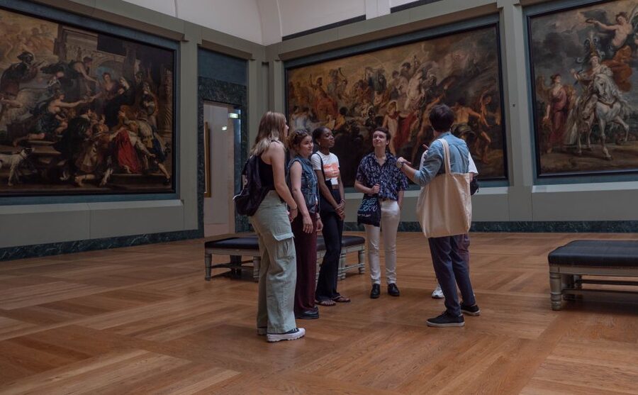 Paris: Louvre Museum Highlights and Mona Lisa Tour - Venus de Milo and ancient Greek sculpture