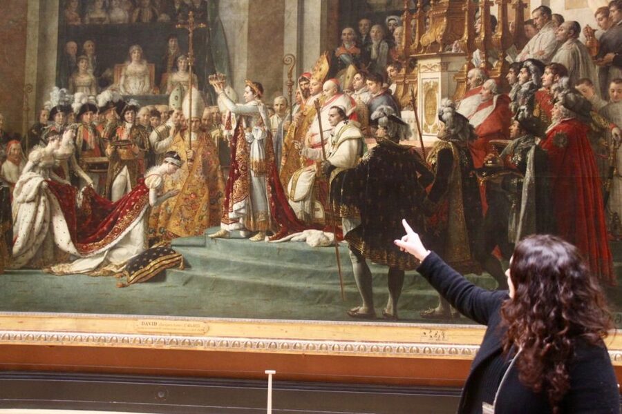 Paris: Louvre Museum Highlights and Mona Lisa Tour - How the guides shape the experience
