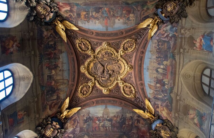 Paris: Louvre Museum Highlights Small-Group Guided Tour - Guides make or break the visit