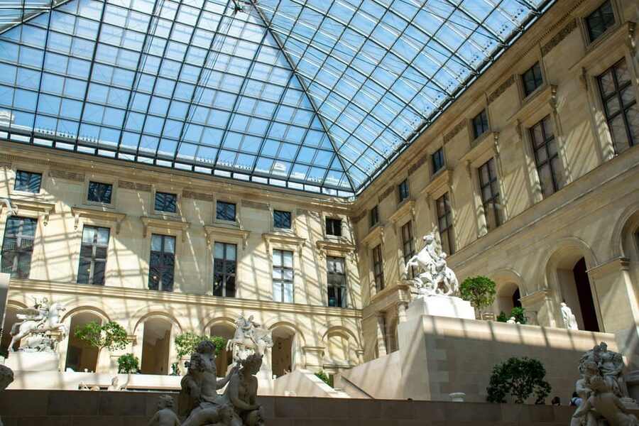 Paris: Louvre Museum Highlights Small-Group Guided Tour - Is $262 per person a fair price?