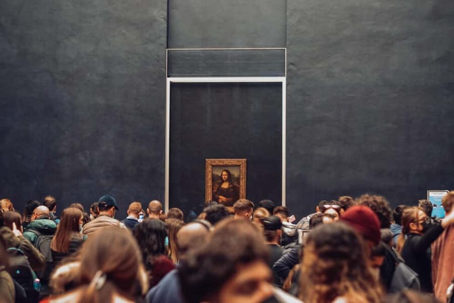 Paris: Louvre Museum Hosted Entry and Mona Lisa Audioguide - Key points to know before booking