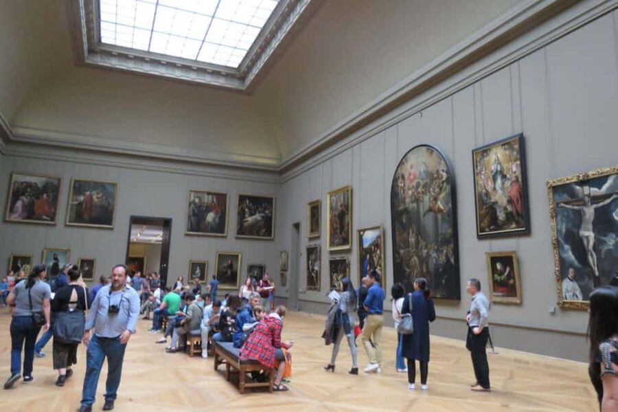 Paris: Louvre Museum Hosted Entry & Masterpieces Audio Guide - Meeting the host at 174 Rue de Rivoli