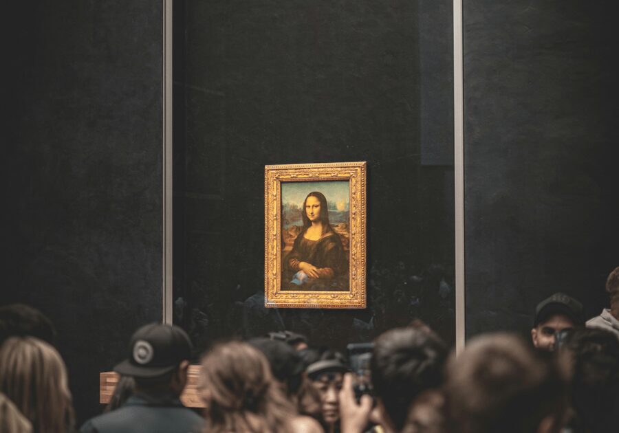Paris: Louvre Museum Ticket & Exclusive Immersive AudioGuide - Seven routes instead of one long lecture