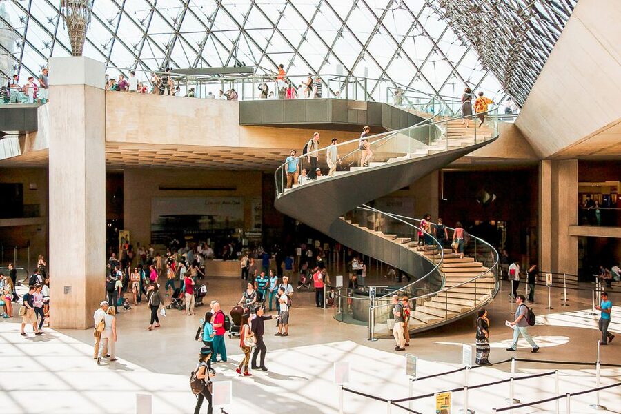 Paris: Louvre Museum Timed-Entrance Ticket - A smart first route through the collection