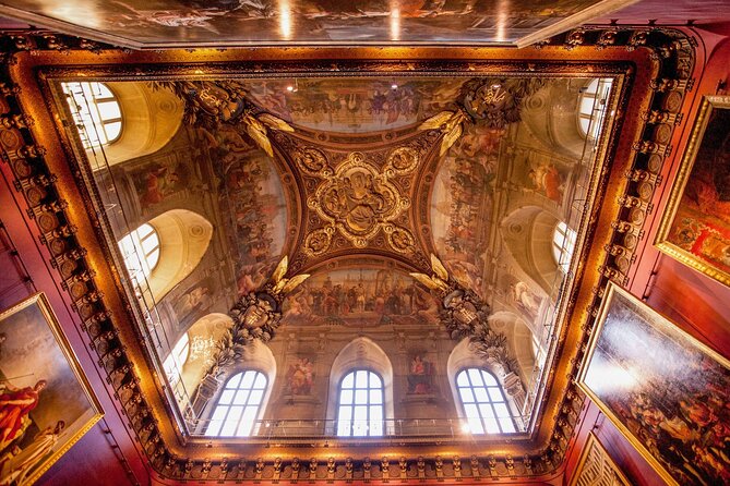 Paris: Louvre Museum Tour Mona Lisa & Iconic Masterpieces - The Mona Lisa, with more than a quick photograph