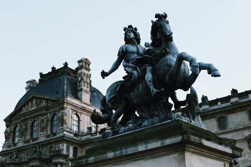 Paris: Louvre Must-See Tour with Reserved Entry Ticket - A short pause, then time to explore alone