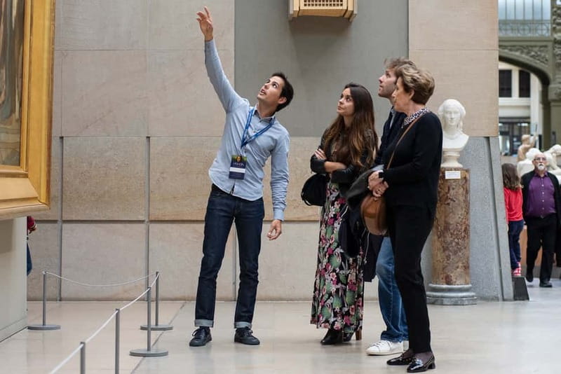 Paris: Louvre Must-See Tour with Reserved Entry Ticket - Who should choose the private option