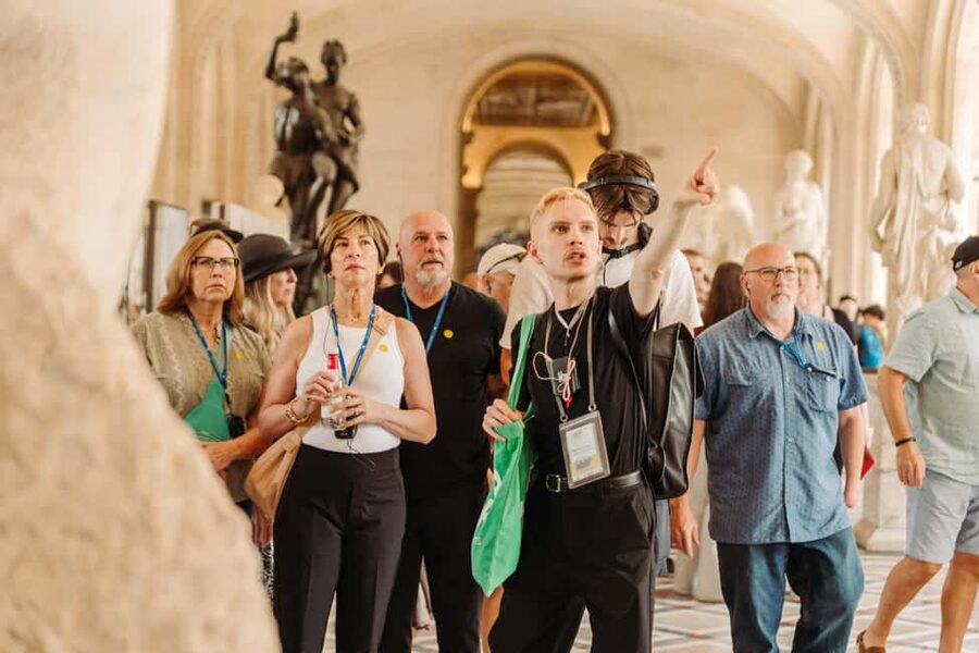 Paris: Louvre or Orsay, Eiffel Tower, City Walk & Cruise - Walking toward the Eiffel Tower