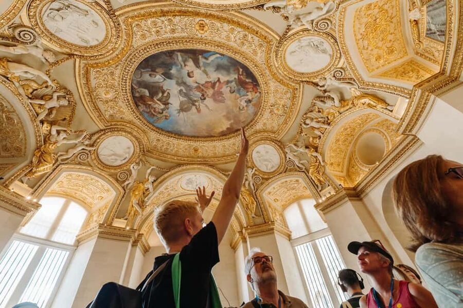 Paris: Louvre or Orsay, Eiffel Tower, City Walk & Cruise - The main drawback: pace and physical effort