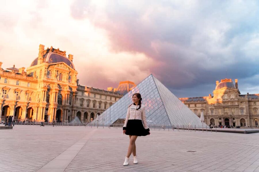 Paris: Louvre photoshoot or Seine bridges Eiffel Tower walk - Finishing beneath the Eiffel Tower