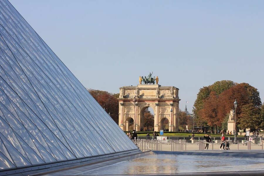 Paris: Louvre Reserved Ticket and River Cruise Combo - Getting your Louvre ticket by email