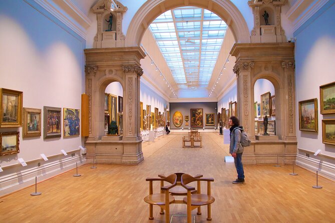 Paris Louvre Small Group Tour with Pre-Reserved Tickets - Why a small Louvre tour helps