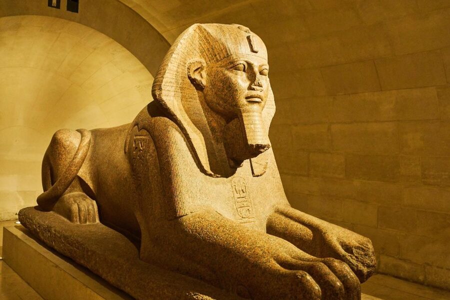 Paris: Louvre Ticket with Audioguide App and Seine Cruise - Who should book this experience?