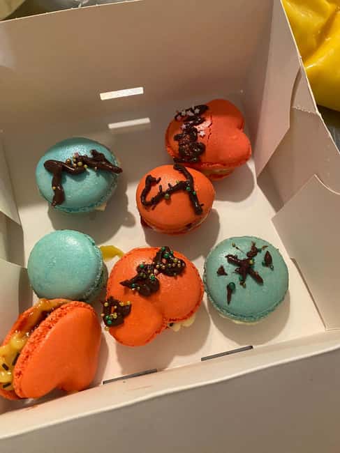 Paris: Macaron Baking Class for Families and Kids - The atmosphere and group size