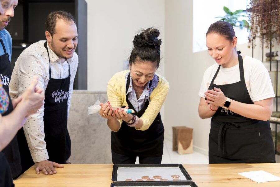 Paris: Macaron Class at Galeries Lafayette - The Pastry Chef Makes the Difference