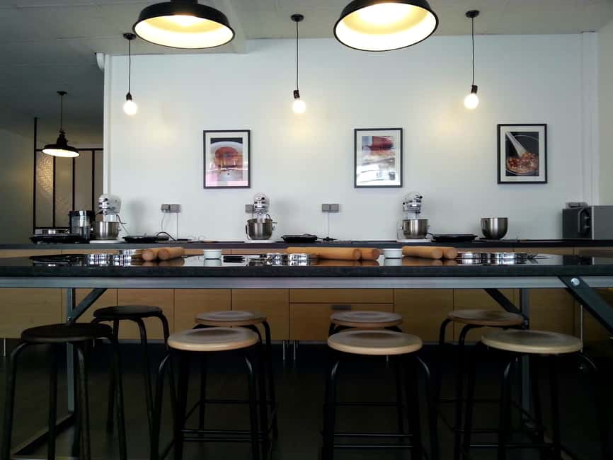 Paris: Macaron, Croissant or Pastry Class with a French Chef - Choosing between macarons, croissants, and tarts