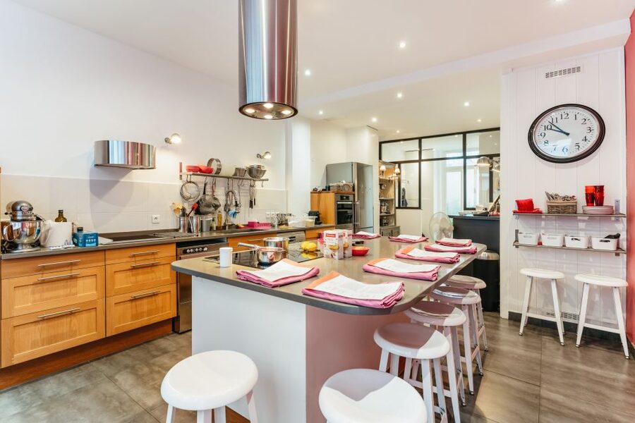 Paris: Macarons Cooking Class with Pâtisserie Chef Noémie - What the $141 price includes