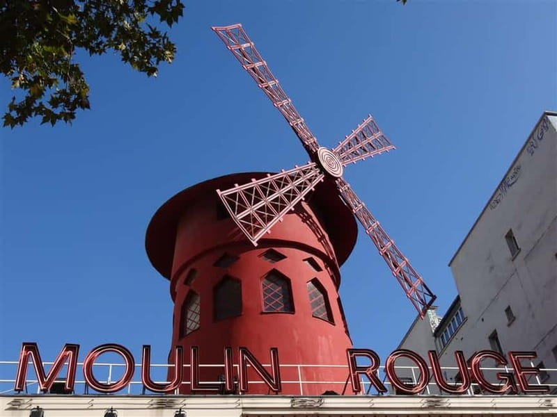 Paris Montmartre: 2-Hour City Tour in German - Moulin Rouge and Montmartre’s cabaret tradition