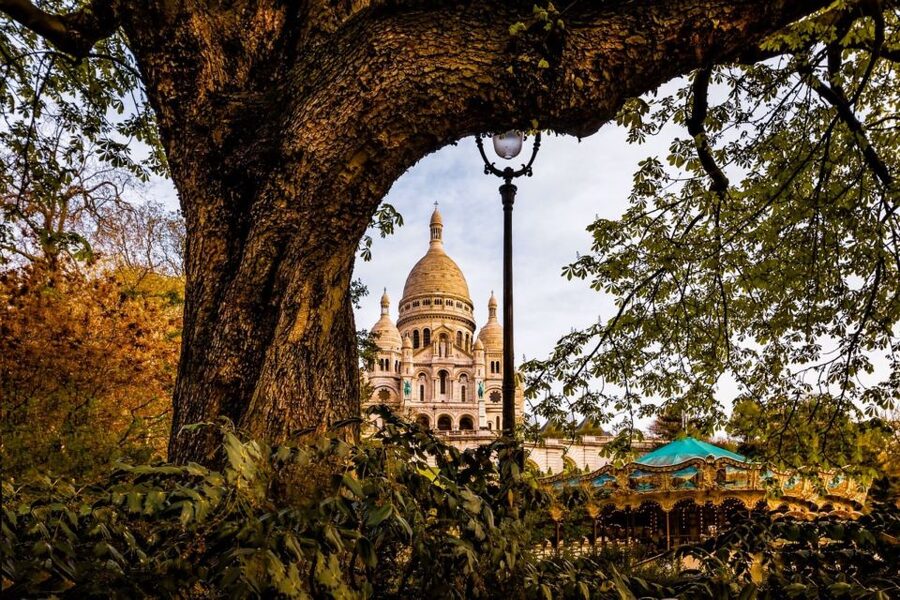 Paris: Montmartre Culture and Local Pastries Walking Tour - Following the artists through Montmartre