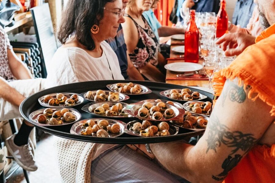 Paris: Montmartre Food and Wine Guided Tour - Key points at a glance