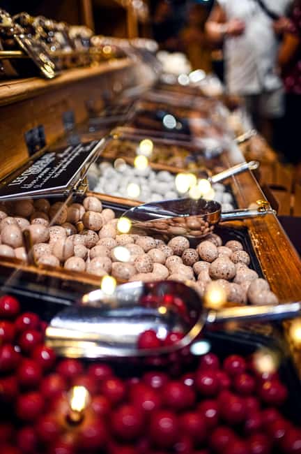 Paris: Montmartre Food Tasting Walking Tour with Secret Dish - The Secret Stop and Final Feast