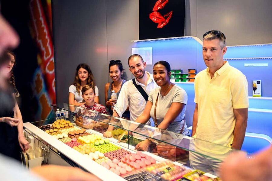 Paris: Montmartre Food Tasting Walking Tour with Secret Dish - Starting at Anvers or Abbesses