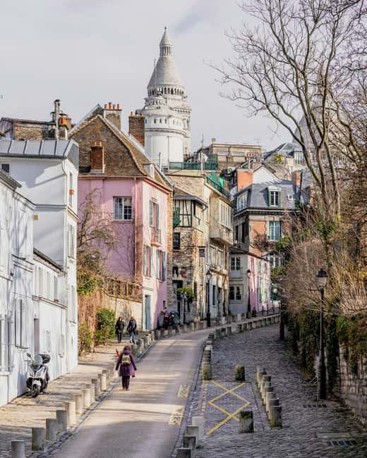 Paris: Montmartre Hidden Gems and Highlights Walking Tour - Finding Paris’s only remaining vineyard